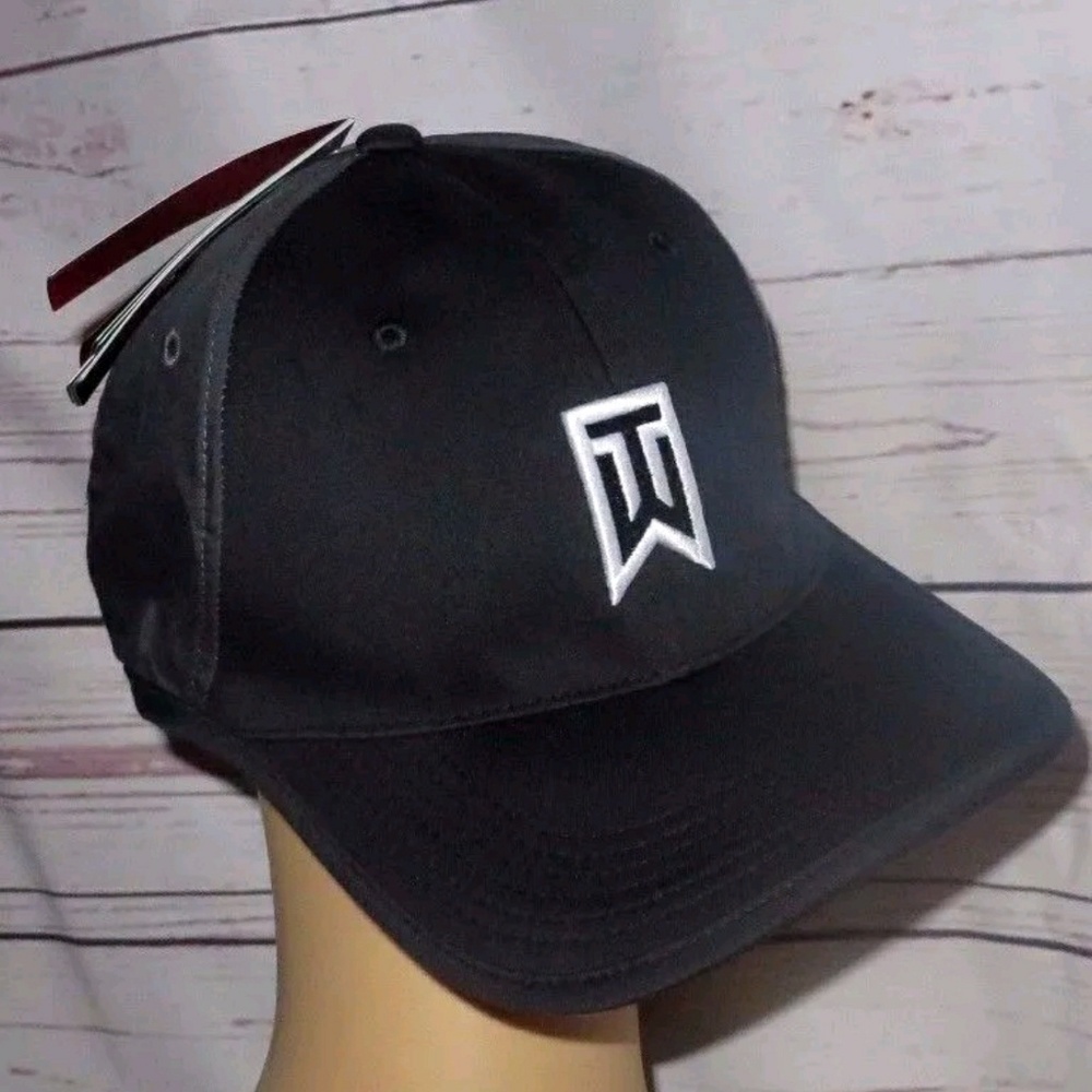 NIKE GOLF ULTRALIGHT TIGER WOODS DRI-FIT HAT - Picture 2 of 5